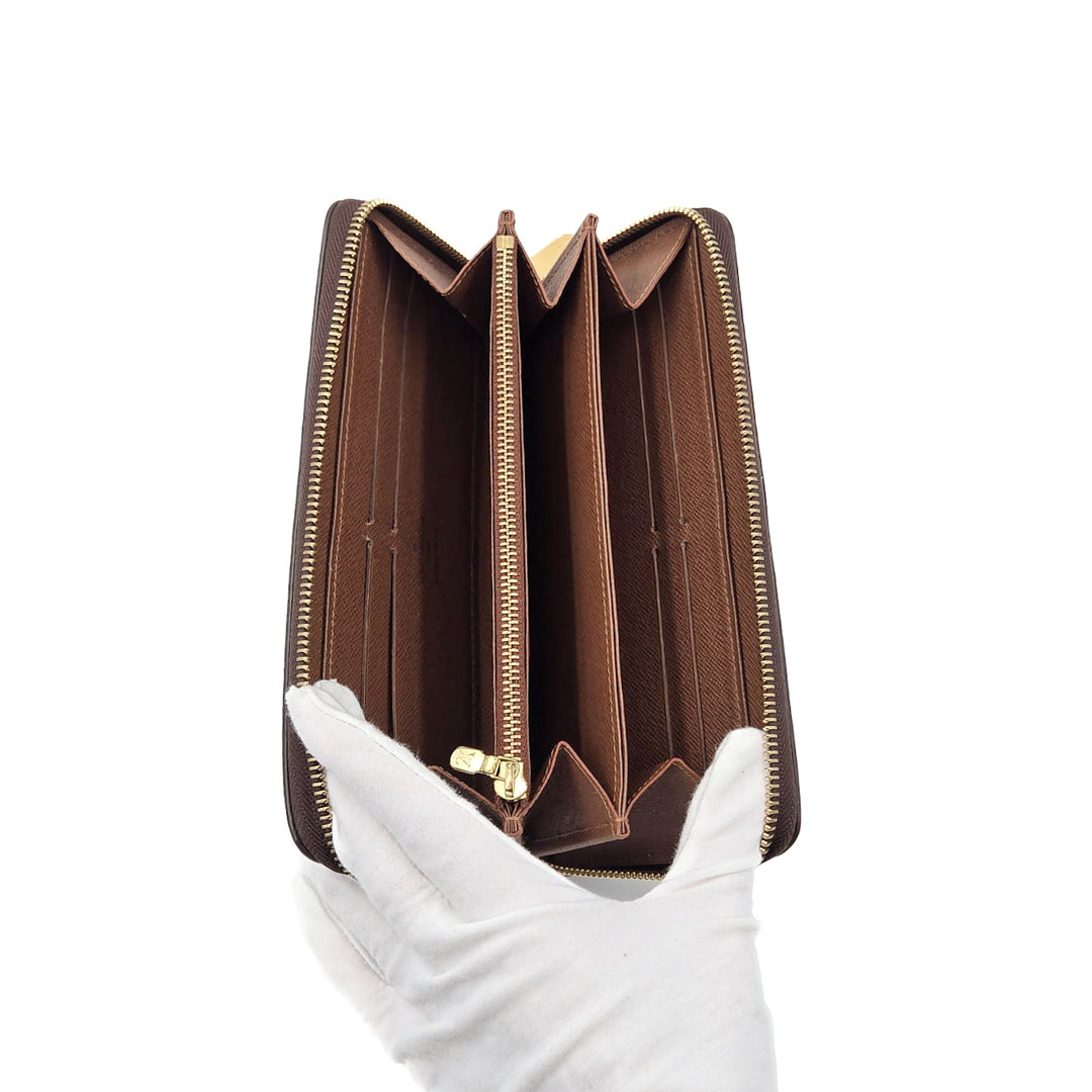Louis Vuitton Monogram Zippy Wallet