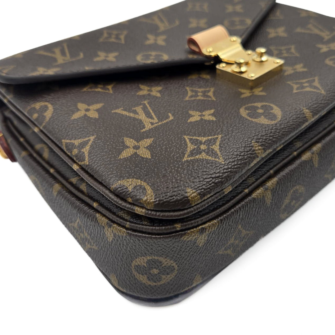 Louis Vuitton Pochette Métis