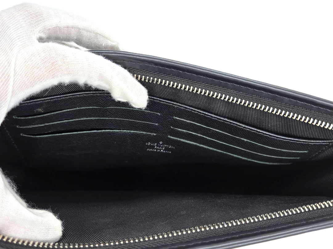 Louis Vuitton Pochette Voyage MM