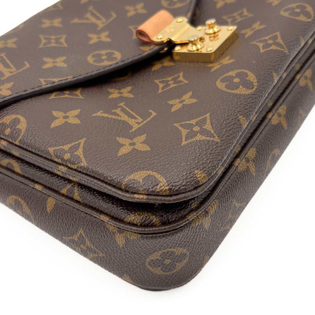 Louis Vuitton Pochette Métis
